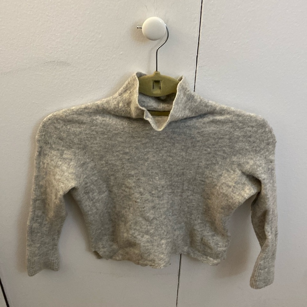 Cropped wool sweater